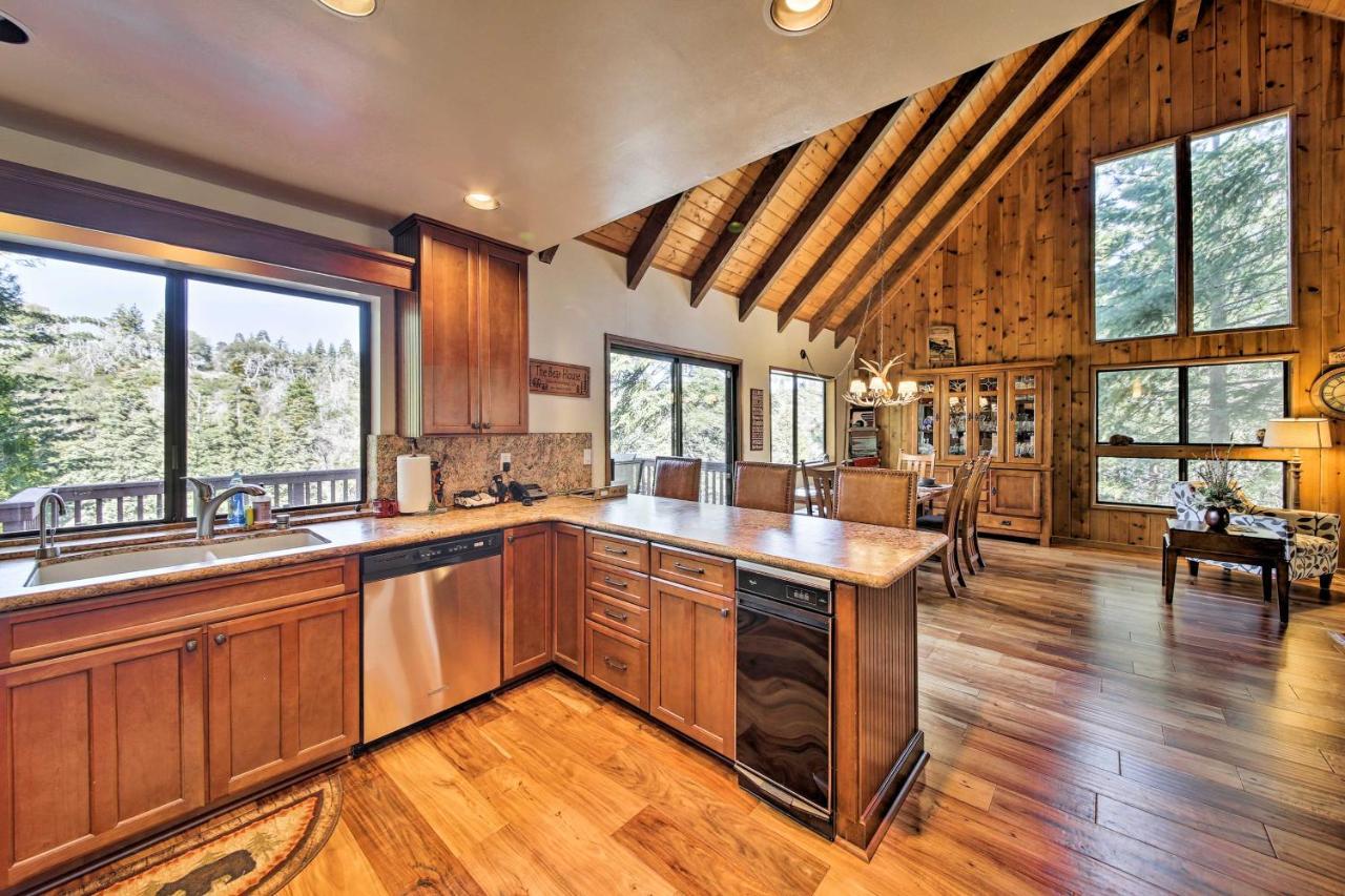 Spacious Lake Arrowhead Home With 2 Decks And Views Luaran gambar